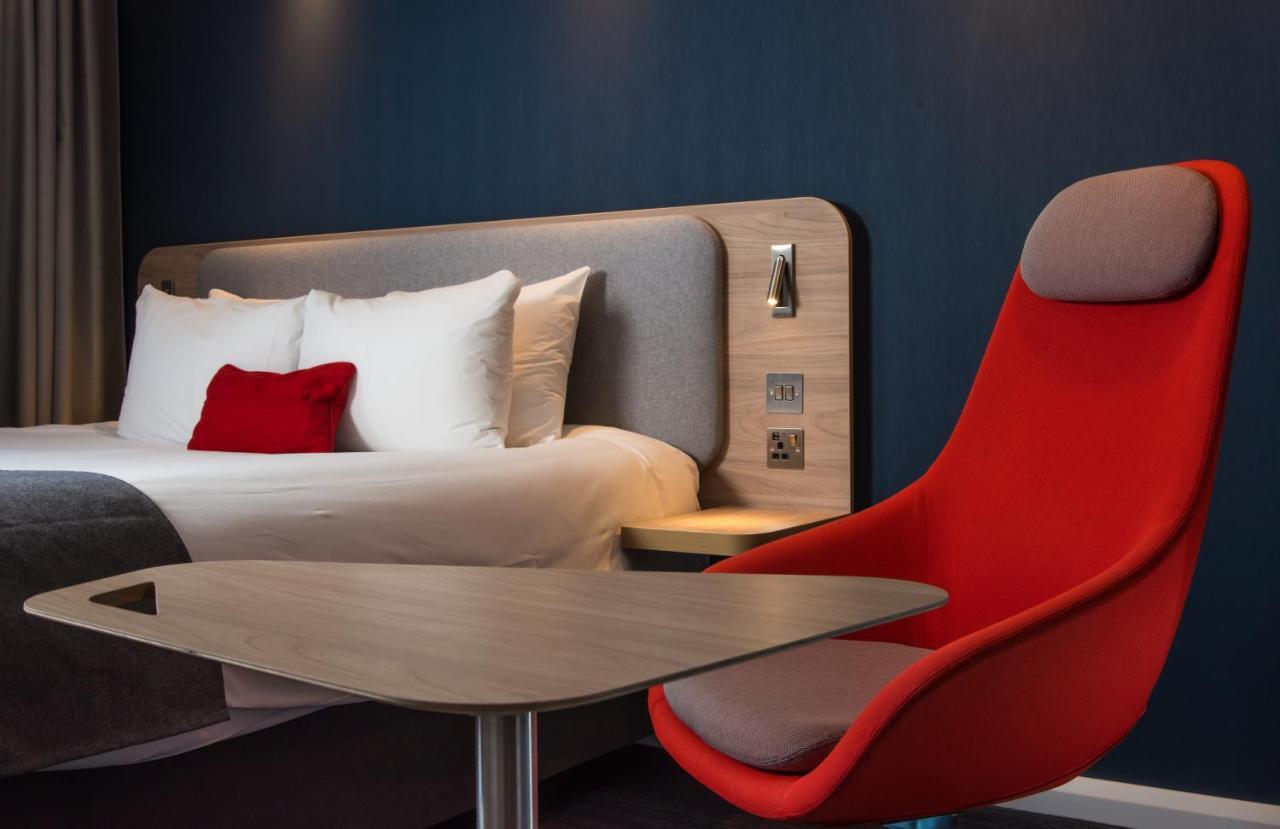 Holiday Inn Express - Bicester By Ihg Exteriör bild