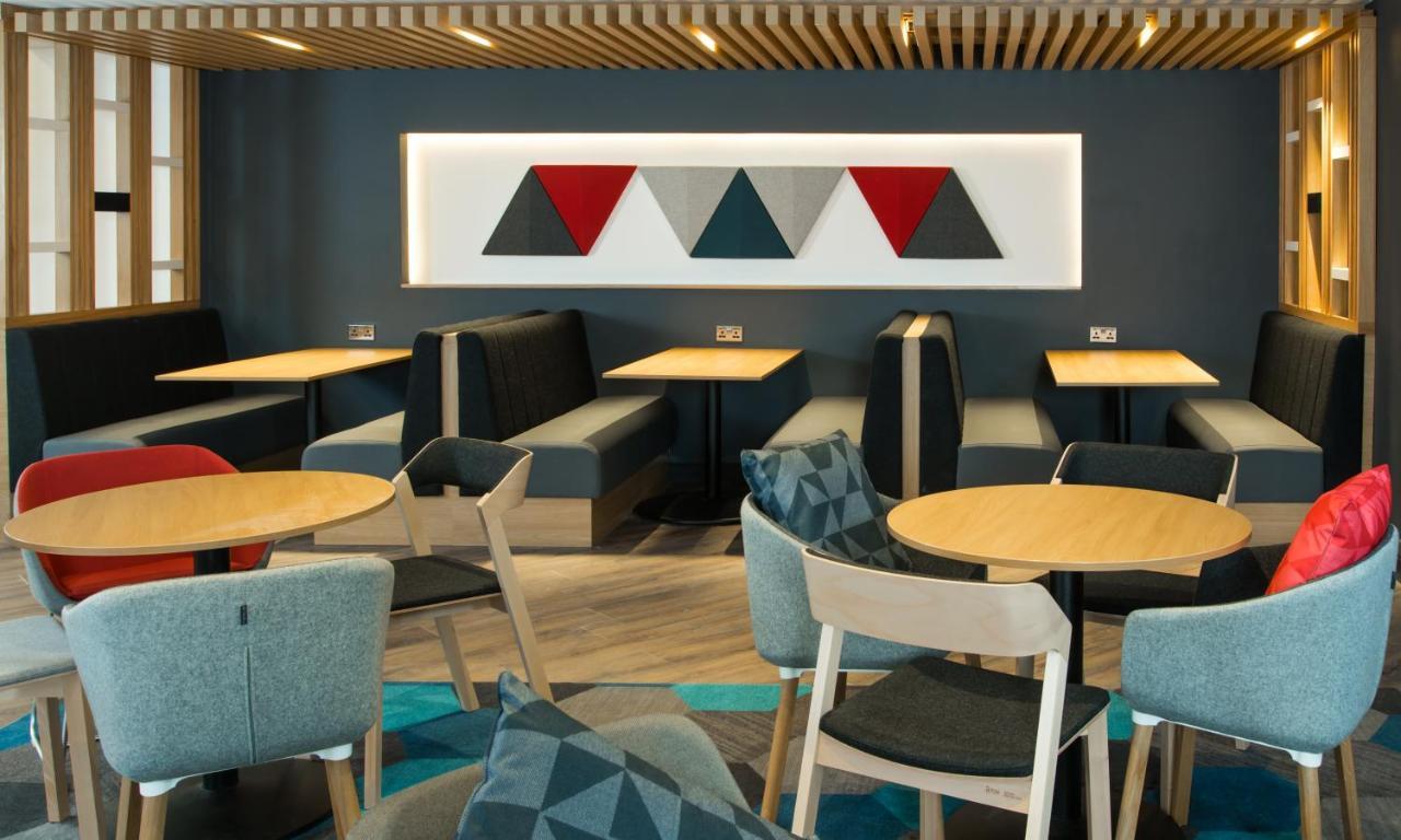 Holiday Inn Express - Bicester By Ihg Exteriör bild