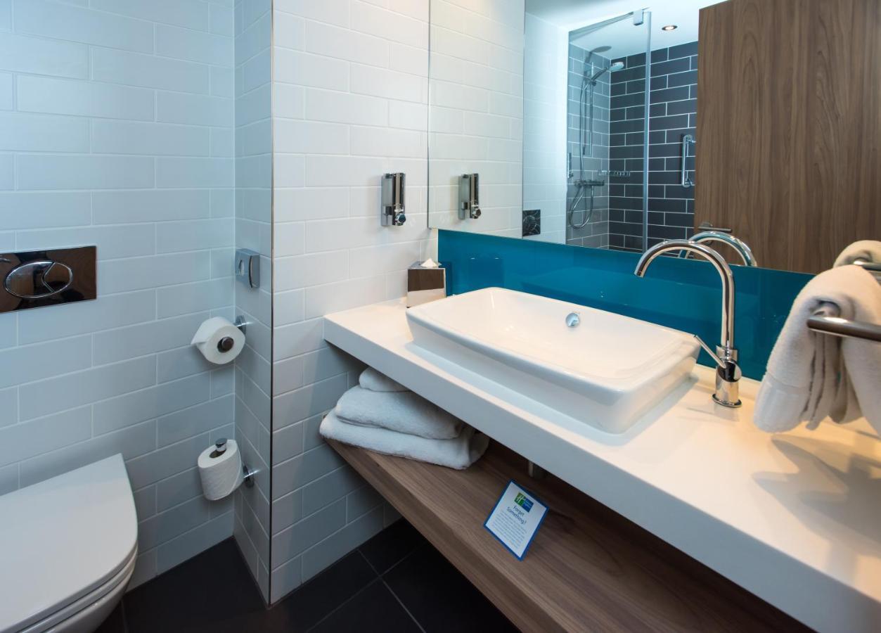 Holiday Inn Express - Bicester By Ihg Exteriör bild