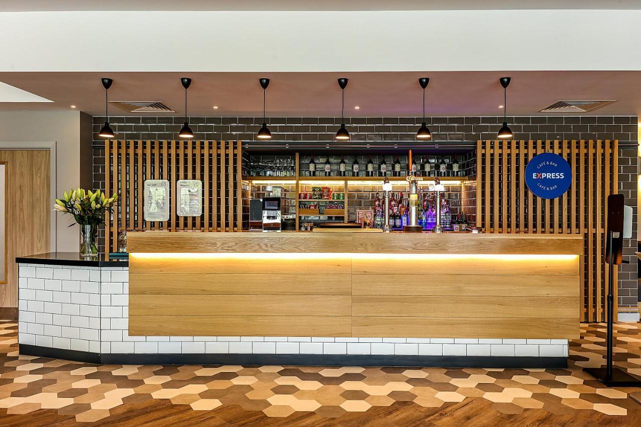 Holiday Inn Express - Bicester By Ihg Exteriör bild
