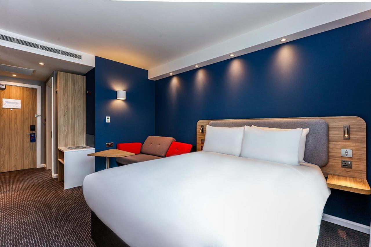Holiday Inn Express - Bicester By Ihg Exteriör bild