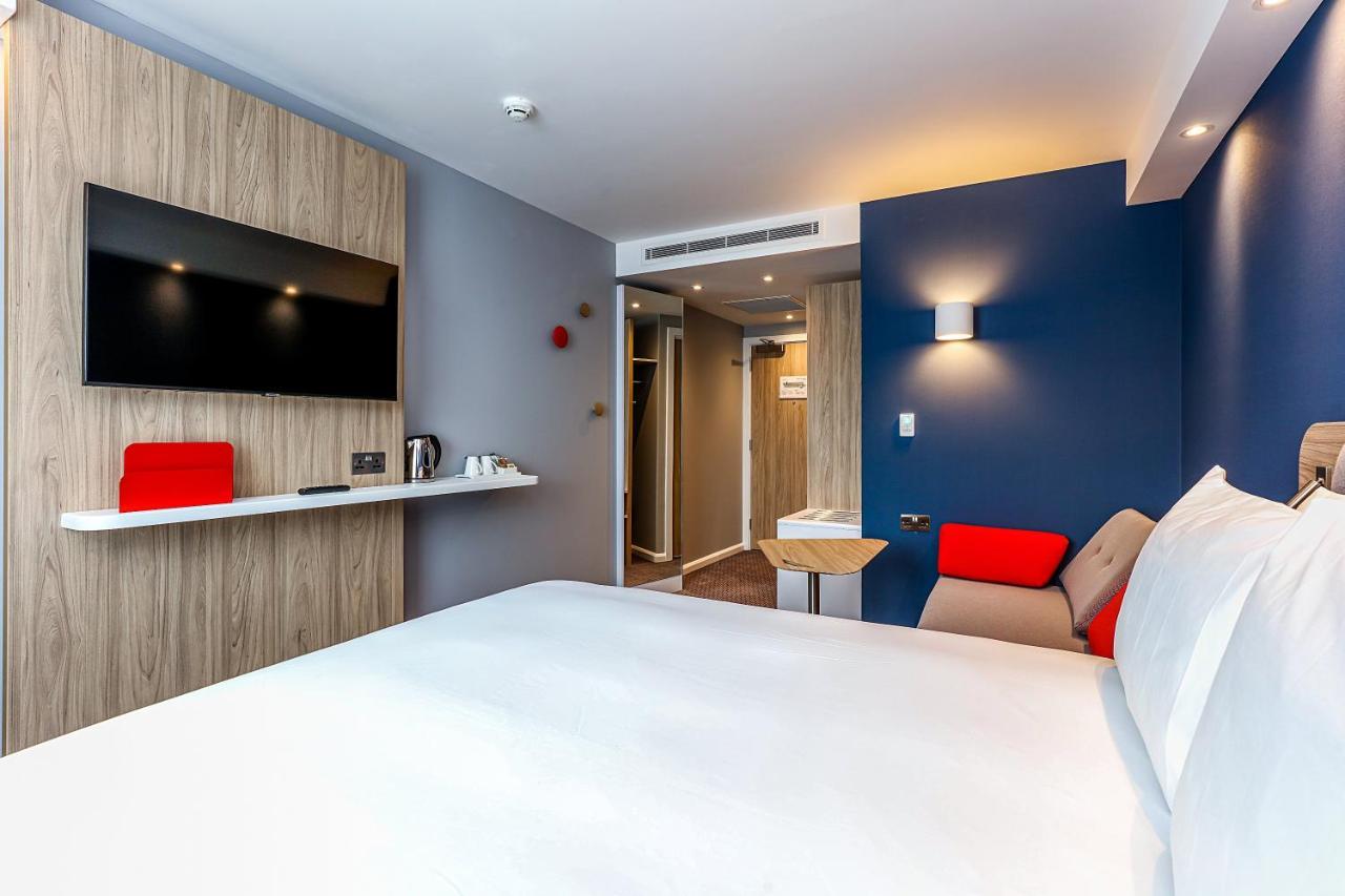 Holiday Inn Express - Bicester By Ihg Exteriör bild