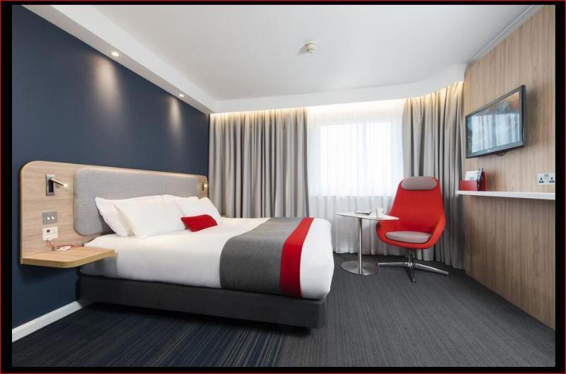 Holiday Inn Express - Bicester By Ihg Exteriör bild